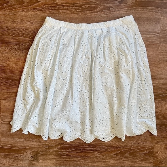 ModCloth White Lace Eyelet A-Line Skirt 1X - Picture 6 of 9